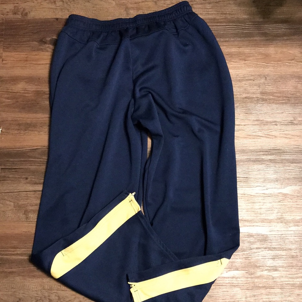 SOLD⭐️GT football Navy & gold sweats - Picture 7 of 8